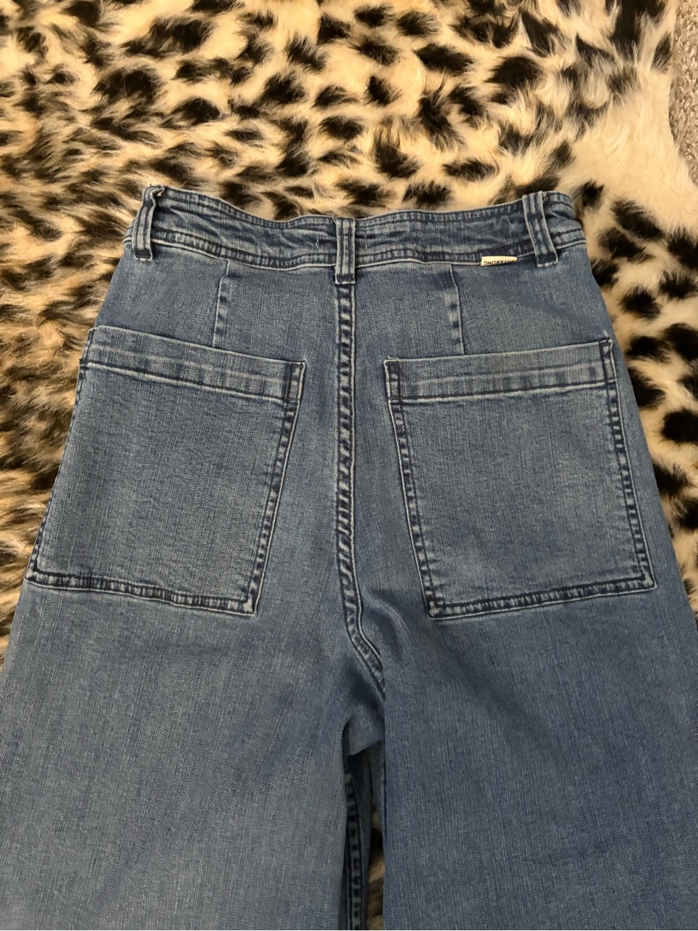 Billabong Wide-Leg High Waist Denim Jeans in Blue - Picture 5 of 6